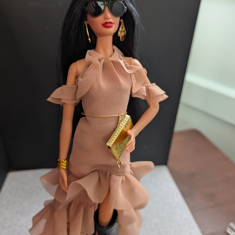 2006 Anna Sui Boho Barbie Restyled in Barbiestyle Brooklyn CM Outfit - Picture 8 of 13